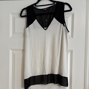 NWOT Vince Camuto Top SZ Med